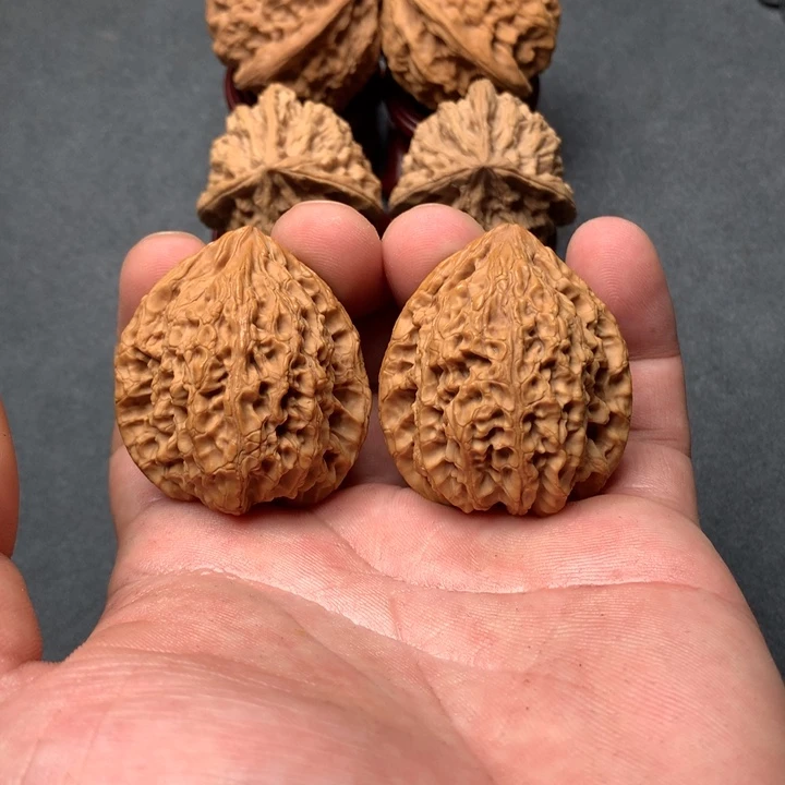 文玩核桃吊坠延庆虎头王文玩核桃