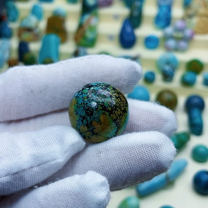 绿松石颈饰未镶嵌