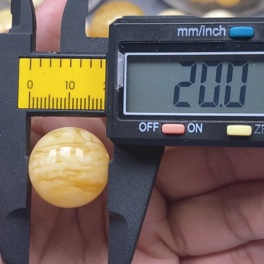 蜜蜡未镶嵌珠宝奇石