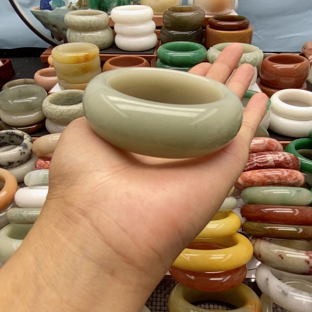 石英质玉（佘太翠）手镯未镶嵌知**乐