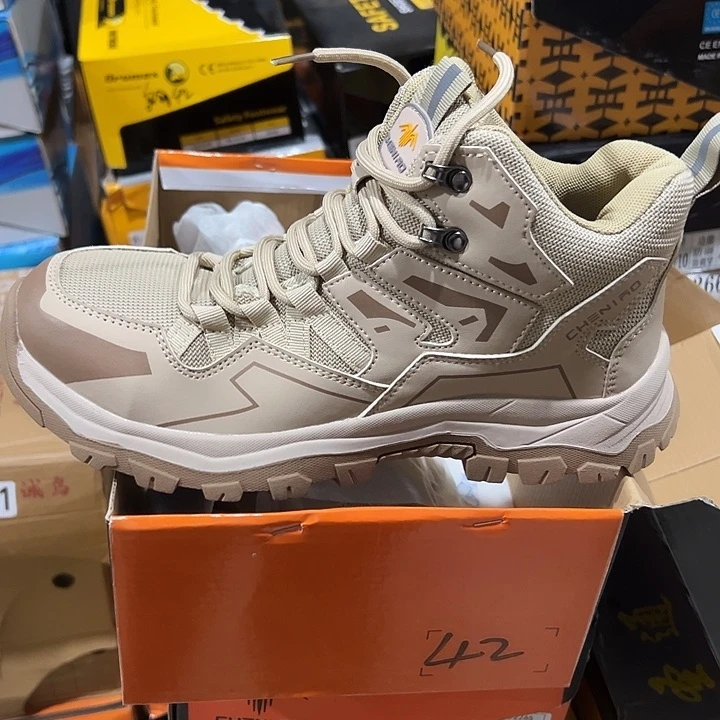 编码253号。42码防砸防刺劳保鞋