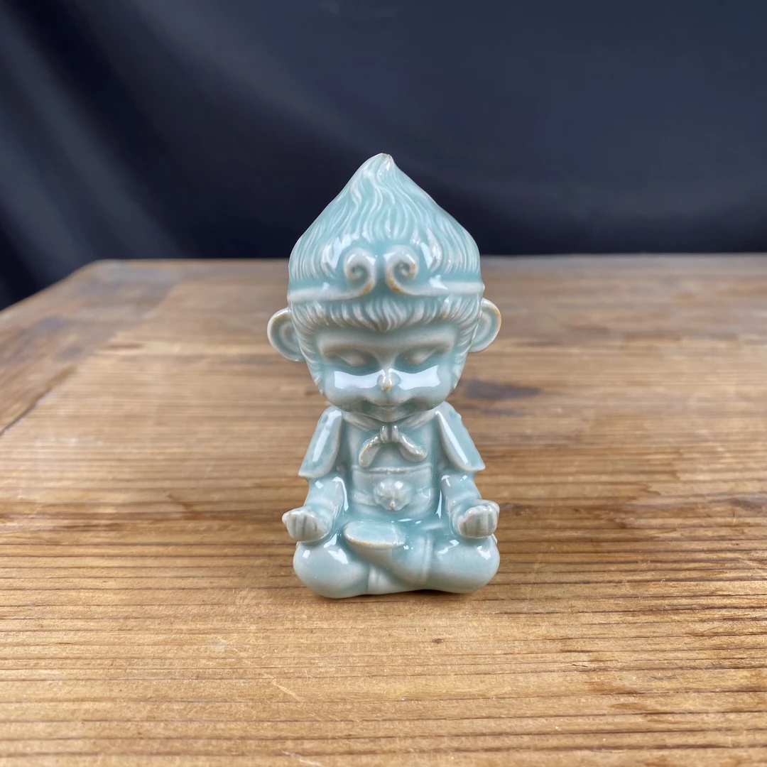 龙泉青瓷粉青黑神话悟空创意摆件茶宠微微瑕
