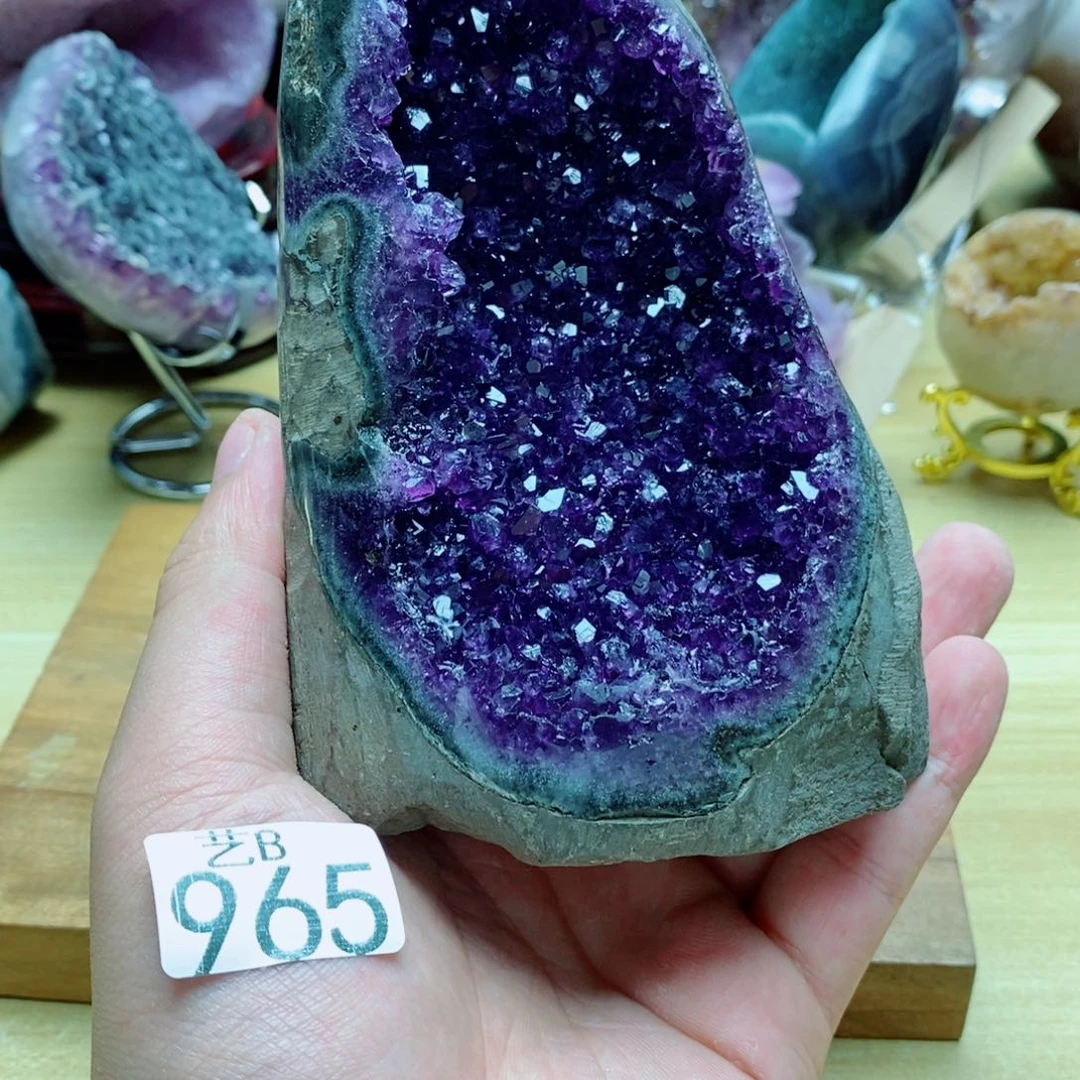 未镶嵌水晶大型摆件（非配饰）