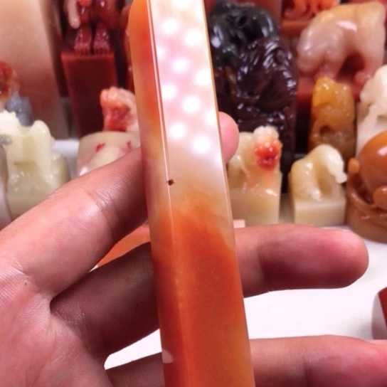 老挝石断**雨精磨老挝石方章