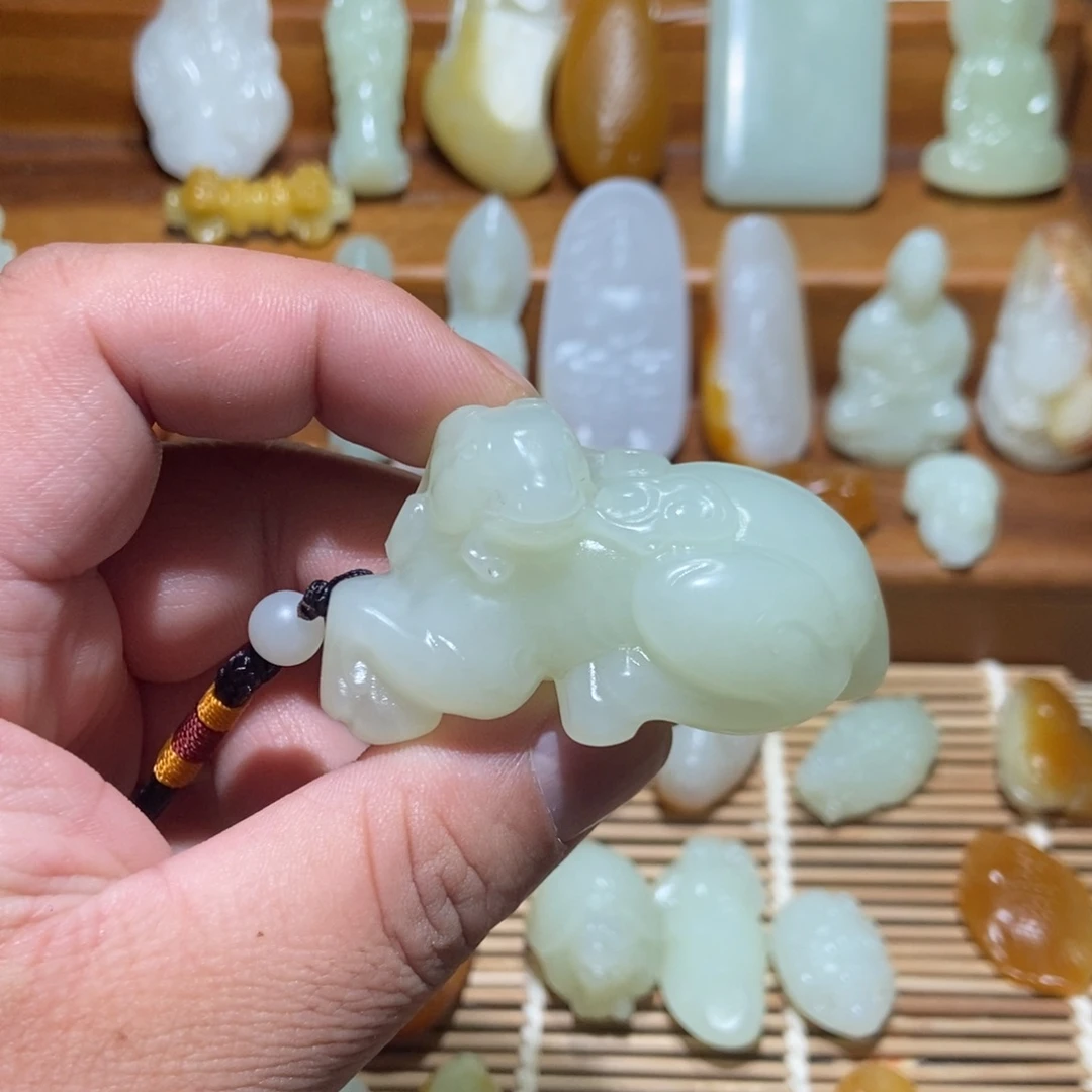 和田玉未镶嵌颈饰