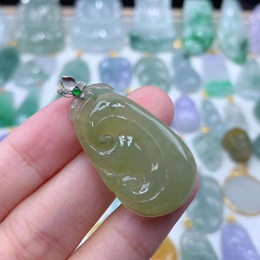 颈饰18K金镶嵌翡翠翡翠