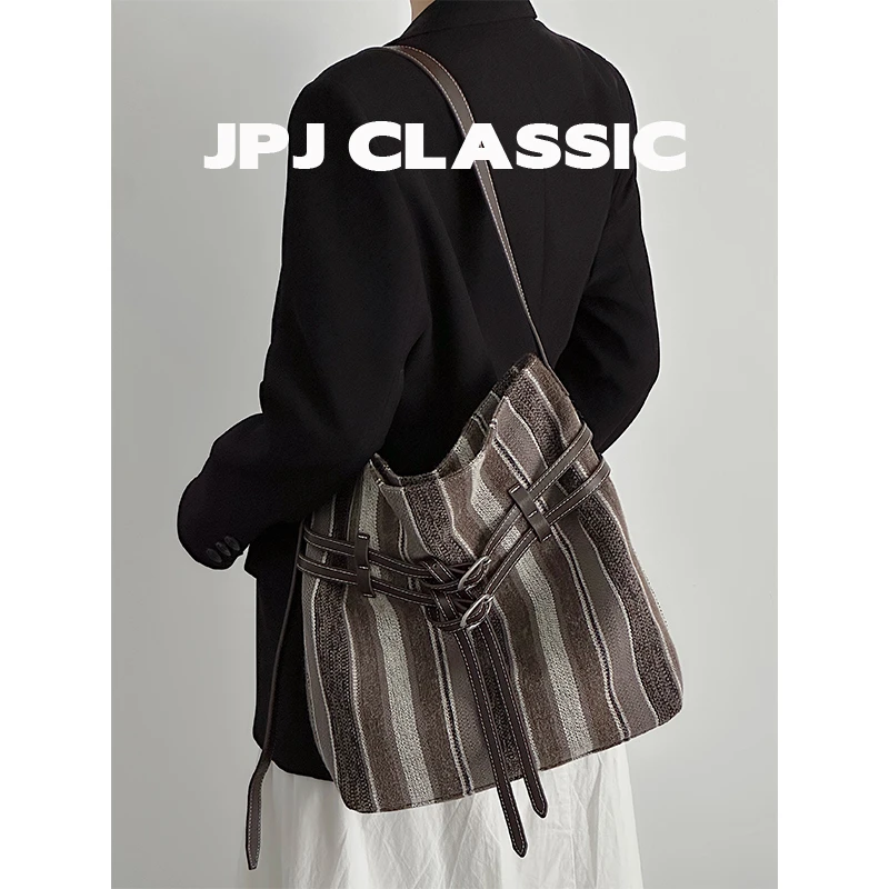 jpj秋冬水桶包女慵懒城市风托特包单肩斜挎通勤大容量腋下1908