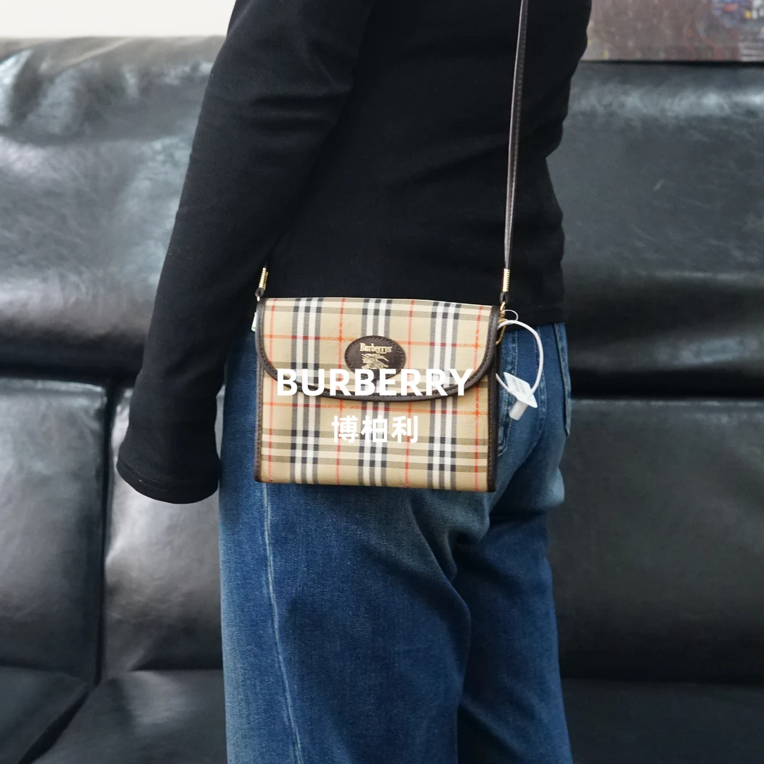 95新 BURBERRY/博柏利 格纹斜挎包/WJ12508585/8585