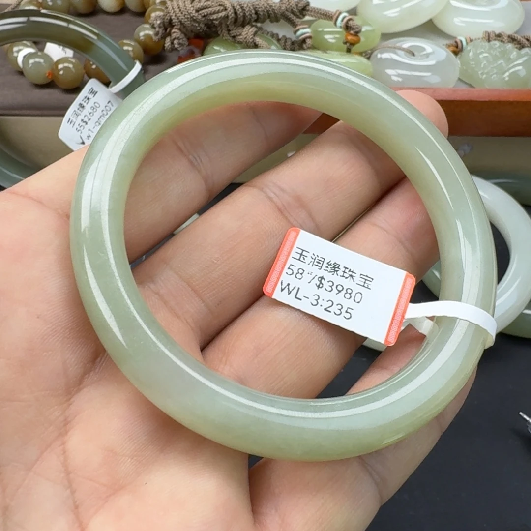 未镶嵌手镯和田玉