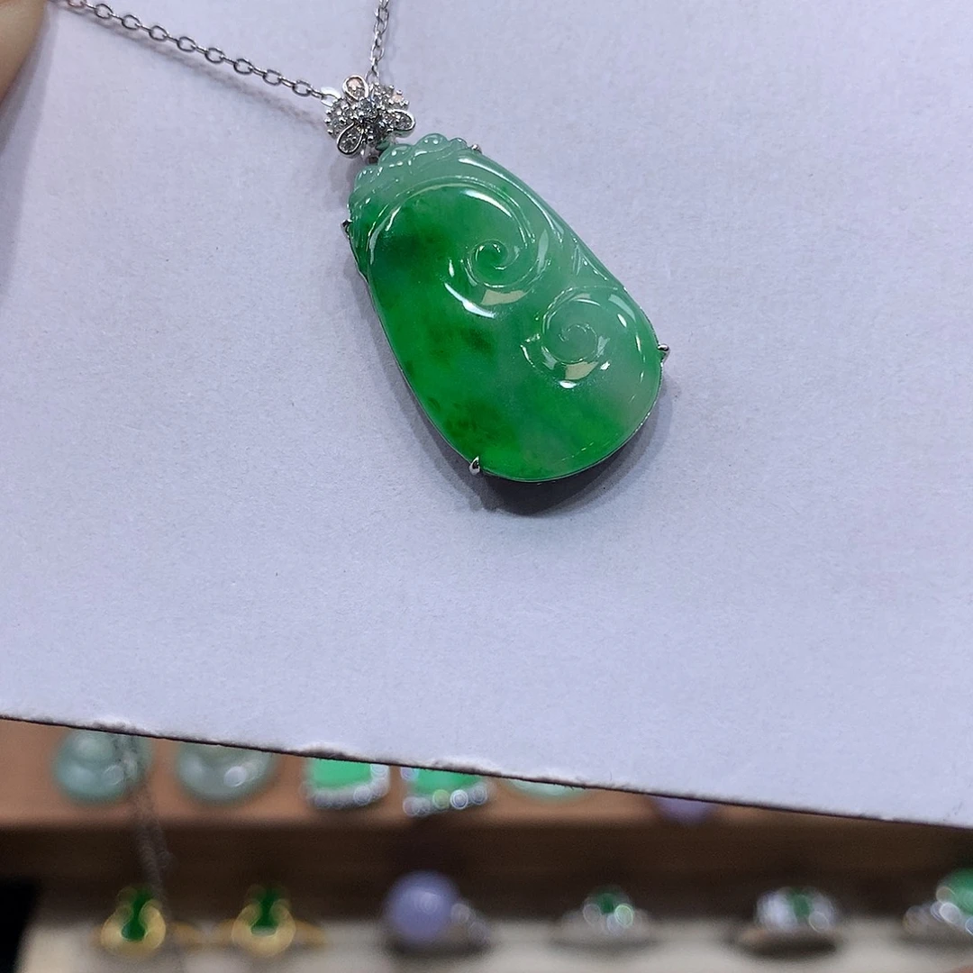 翡翠未镶嵌吊坠(不含链)