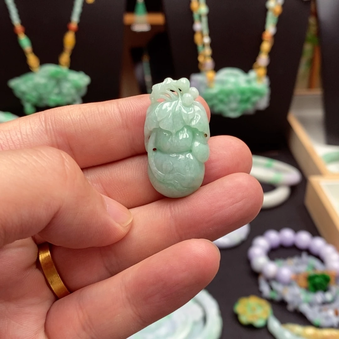 翡翠未镶嵌颈饰翡翠吊坠