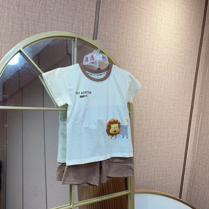 AA399     宝宝咖色小狮子短袖短裤套装