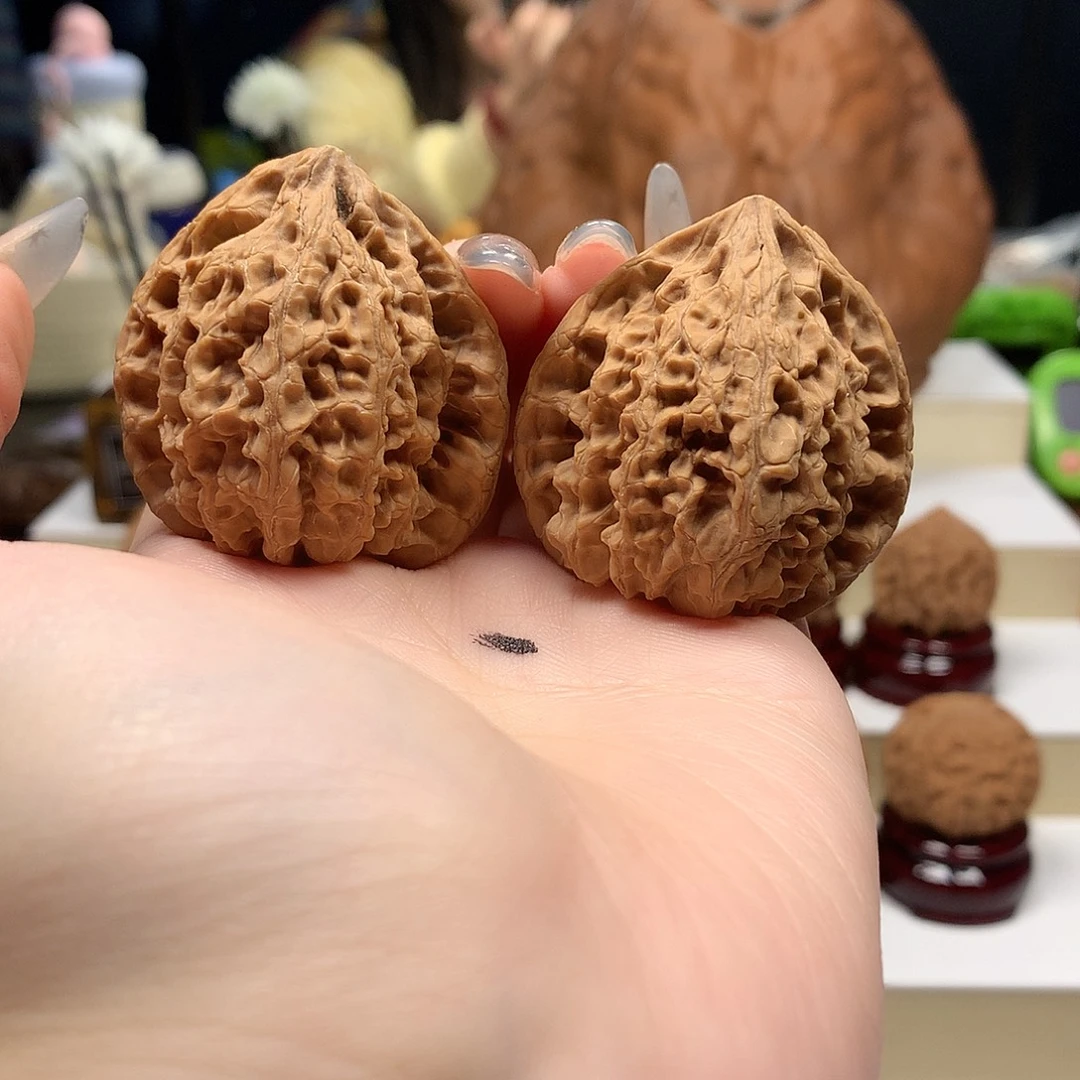 把件桃核43尺三角虎头王