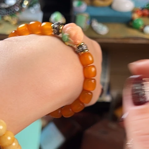 琥珀未镶嵌手链以图片为主啊