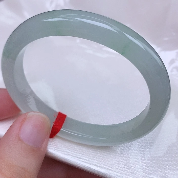 未镶嵌手镯（贵妃镯）翡翠天然