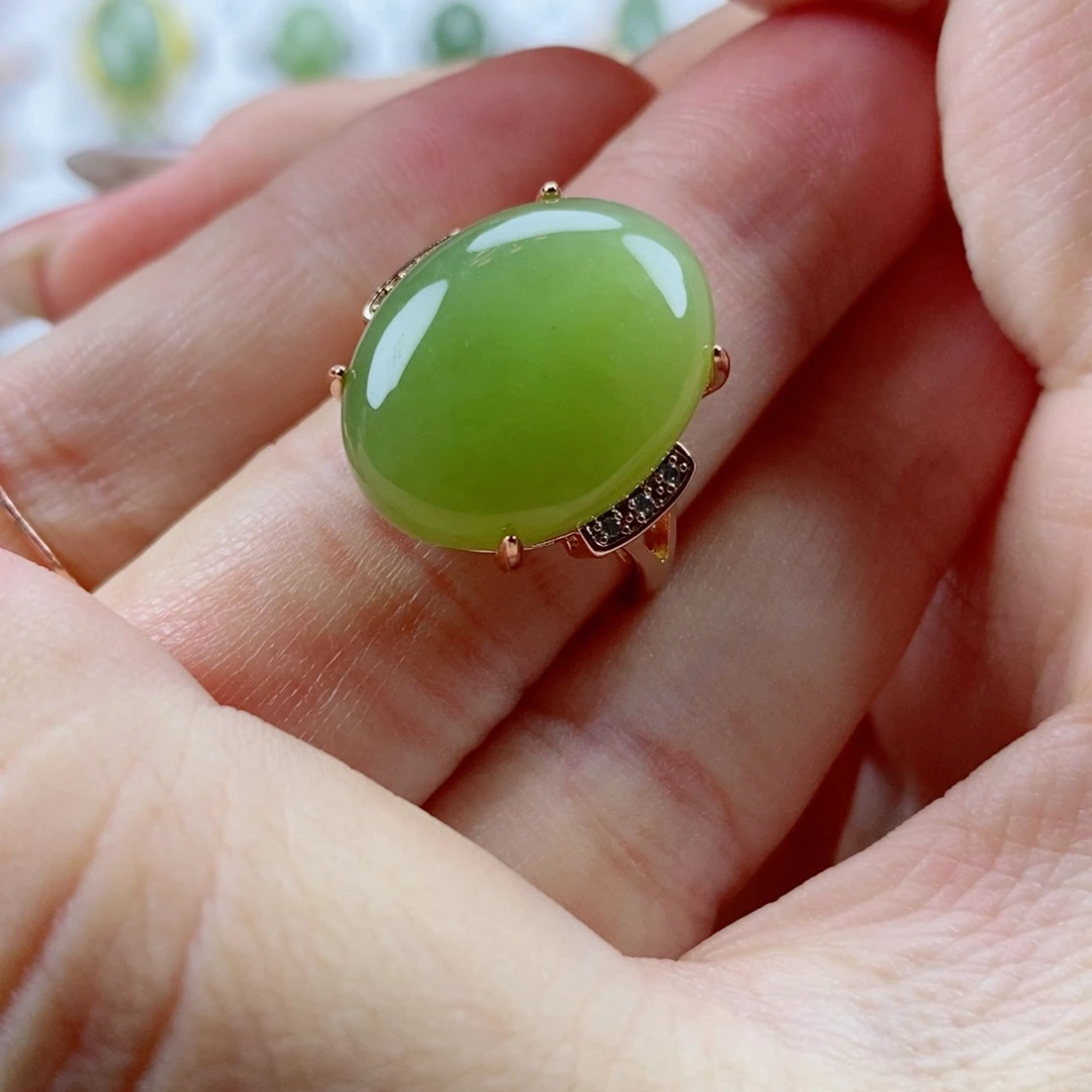 未镶嵌戒指和田玉