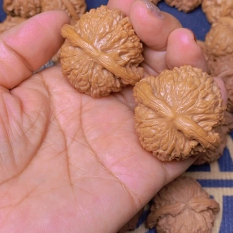 【闪购商品】文玩核桃吊坠白狮子43