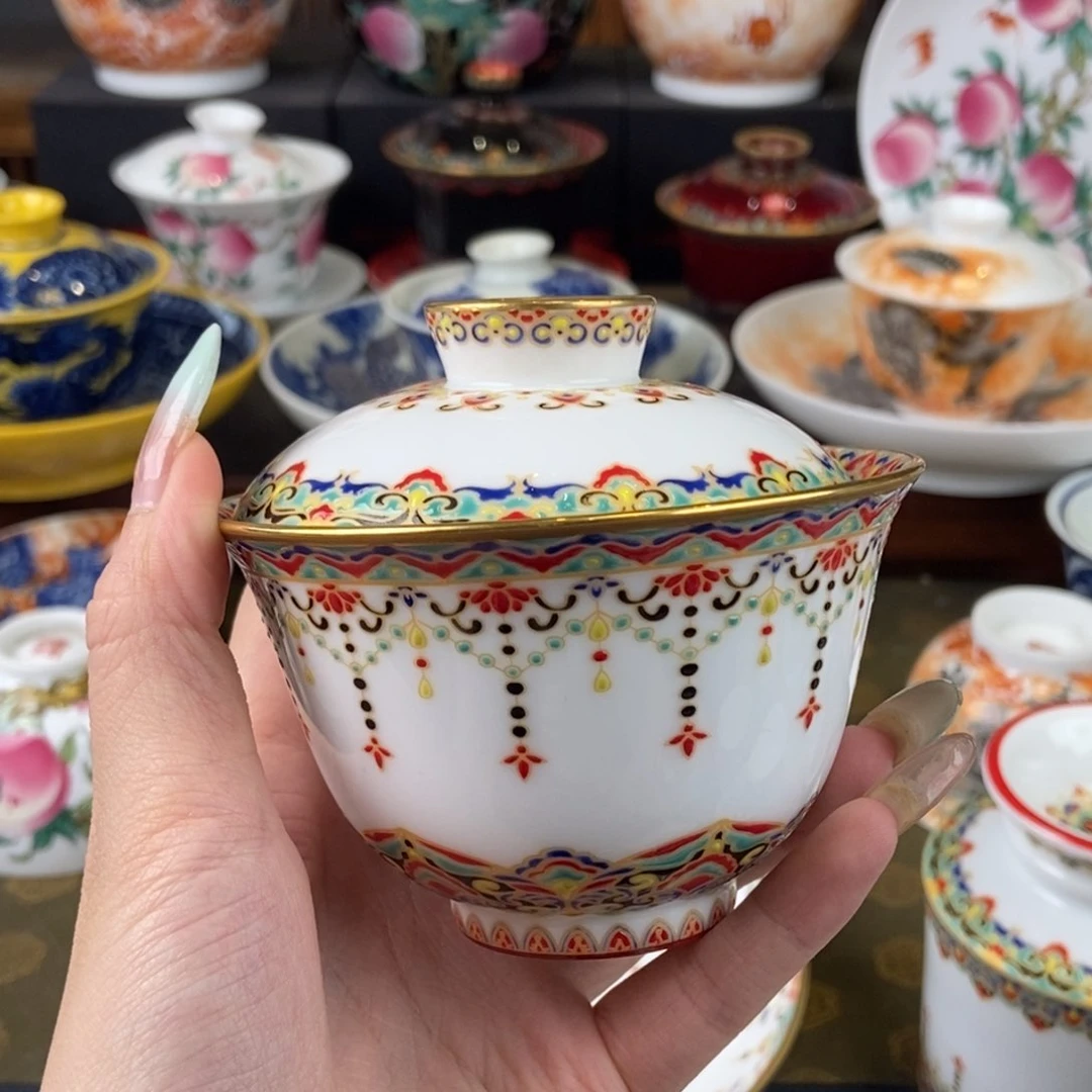 陶瓷艺术家的作品是一种