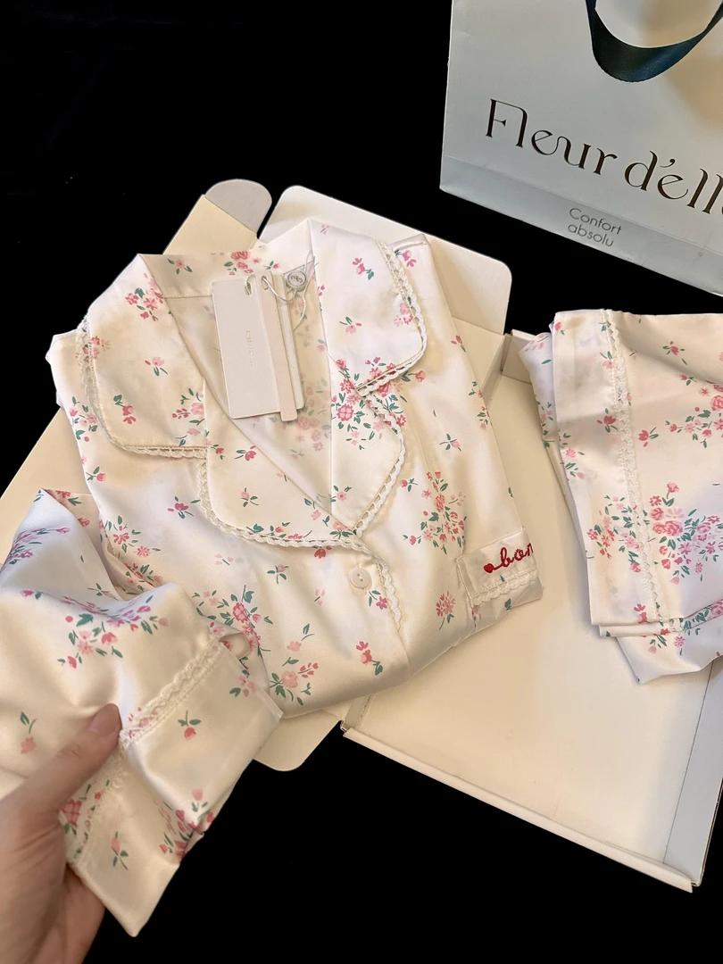 明星同款甜美碎花冰丝睡衣女秋季2025新款大码长袖长裤家居服套装