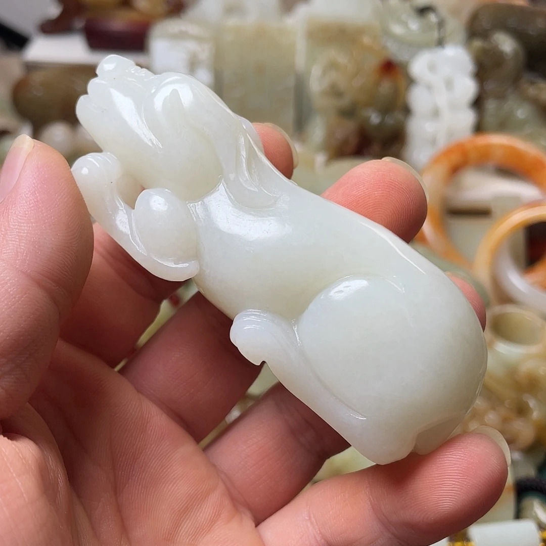 皇***勒和田玉未镶嵌颈饰