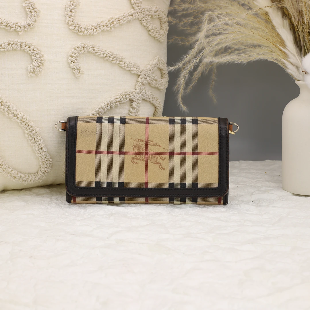 95新 BURBERRY/博柏利 95新 Burberry 战马格纹 手拿包钱包4896