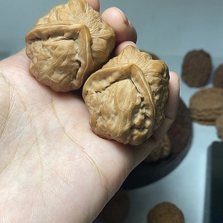 情***绵文玩核桃吊坠蛤蟆头异型