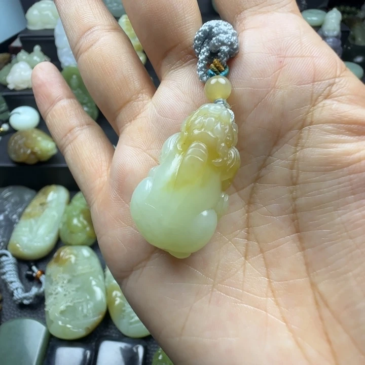 和田玉未镶嵌挂件