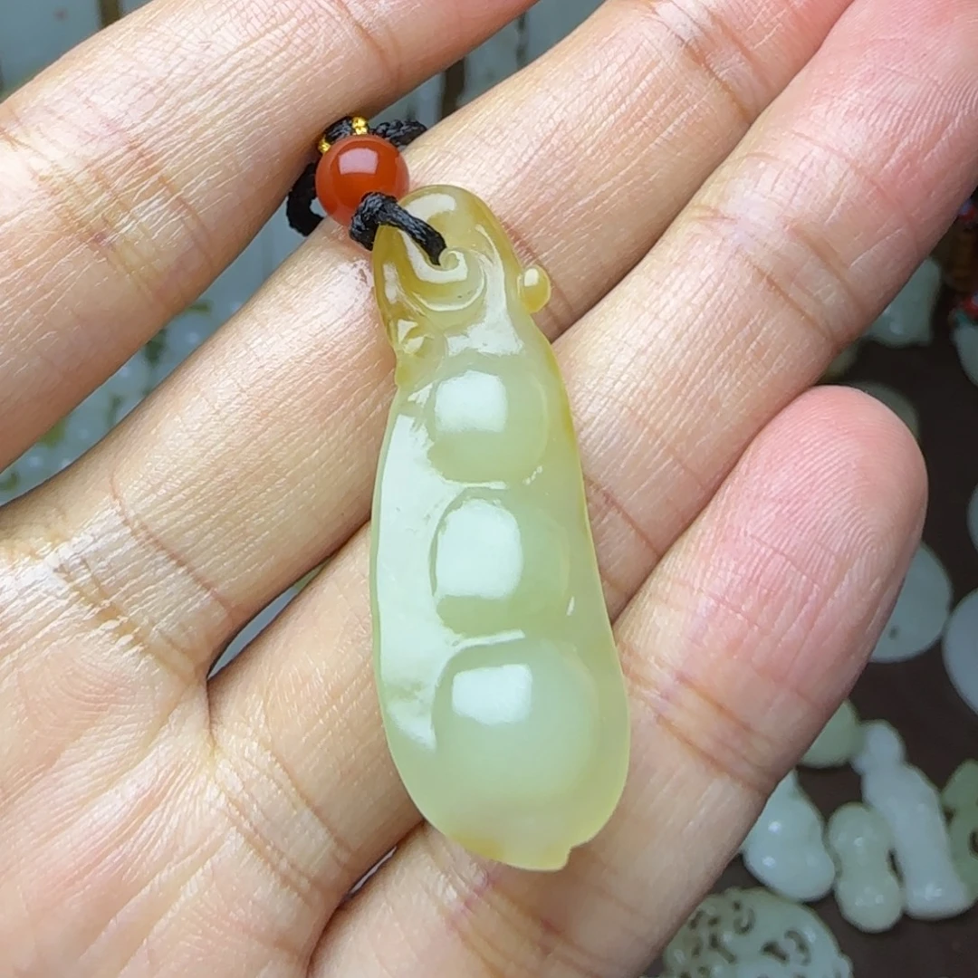 和田玉未镶嵌挂件福豆