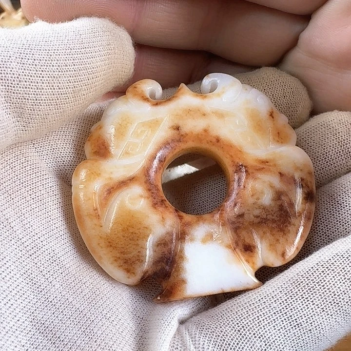 和田玉挂件未镶嵌心*