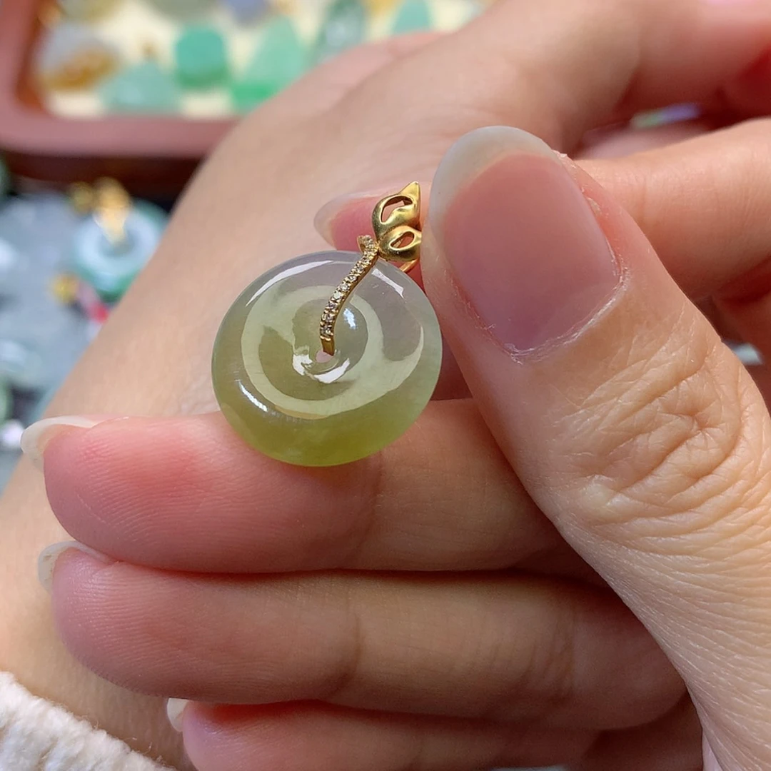 【闪购商品】吊坠(赠链)18K金镶嵌翡翠