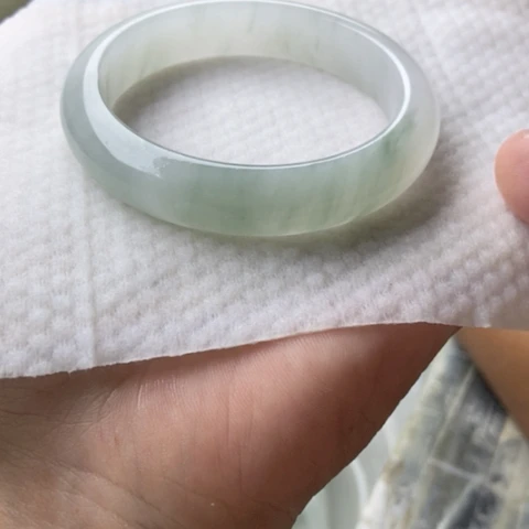 邱***石英质玉（金丝玉）未镶嵌手镯