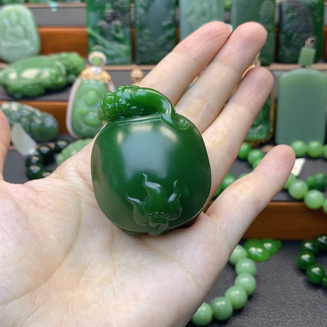颈饰未镶嵌和田玉（碧玉）心***虞龙龟