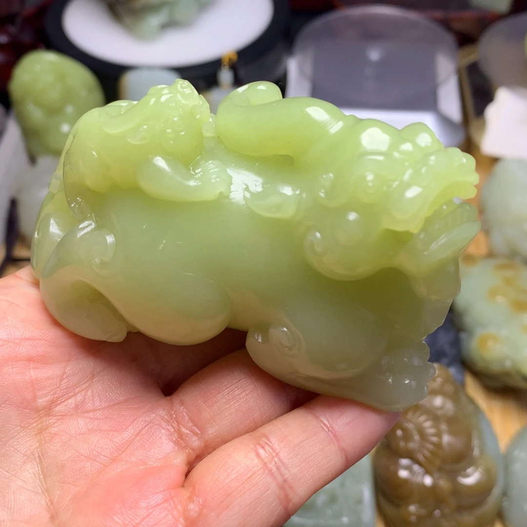 和田玉未镶嵌把件