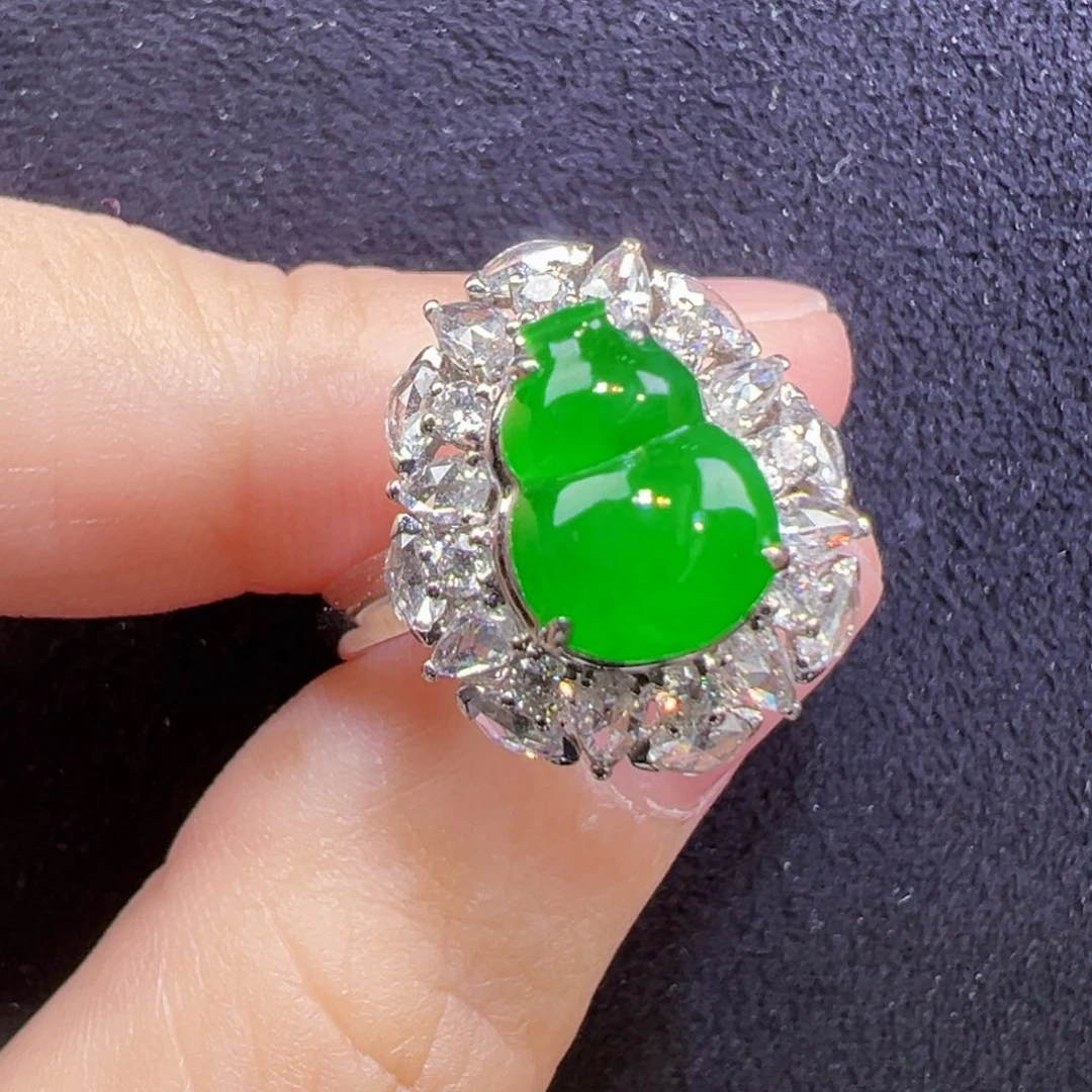 18K金镶嵌戒指翡翠戒指