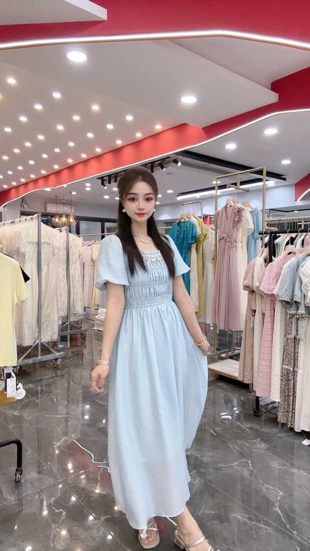 5838方领泡泡袖连衣裙女新款高级感初恋白月光长裙