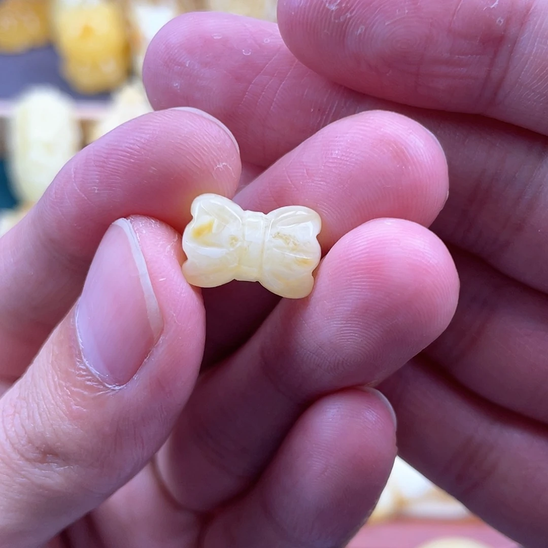 琥珀裸石未镶嵌蜜蜡