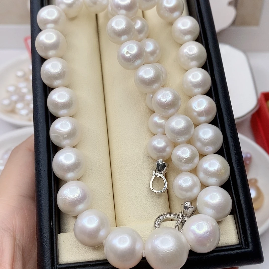 孙***美淡水珍珠合金颈饰