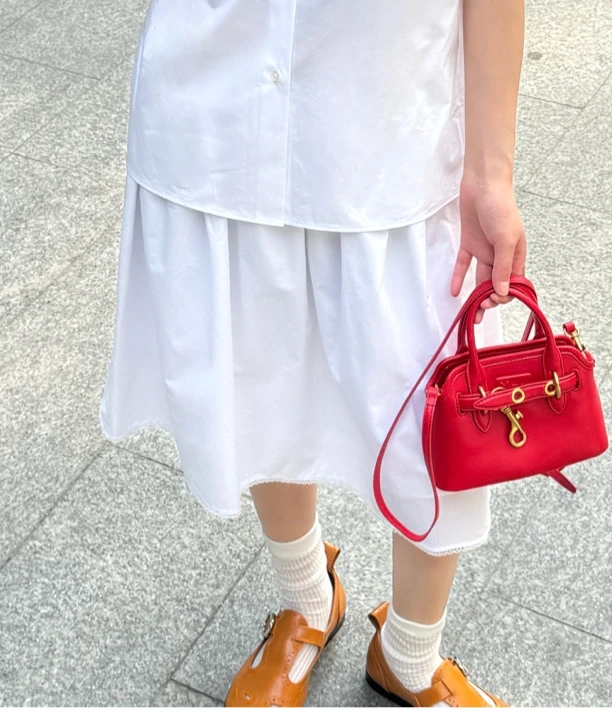 ANNA VALENTINE 白色中裙