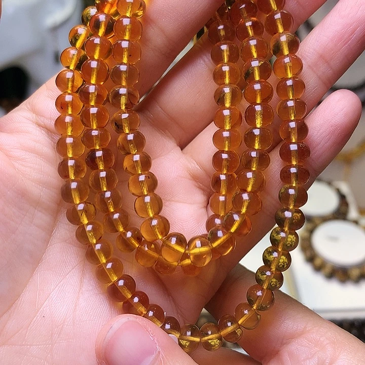 辣***熊裸石琥珀未镶嵌抚顺