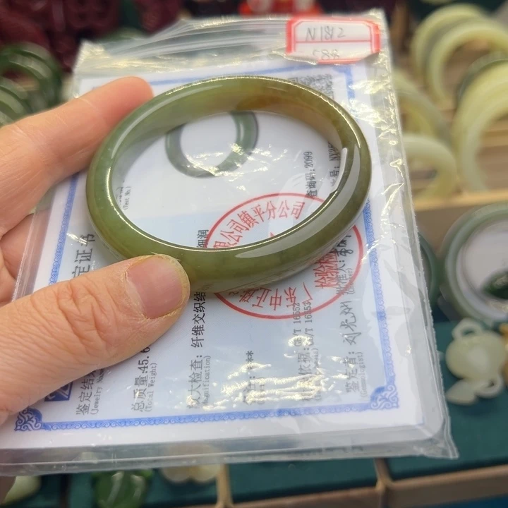 和田玉手镯未镶嵌58.8圈围1812