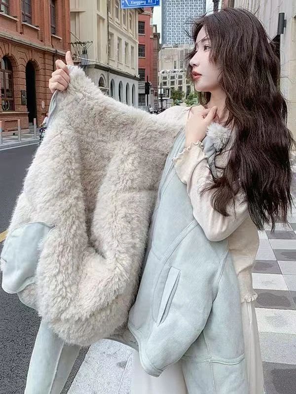 蓝色大翻领工装短款皮毛一体羊羔毛外套女冬季加绒加厚派克服棉服