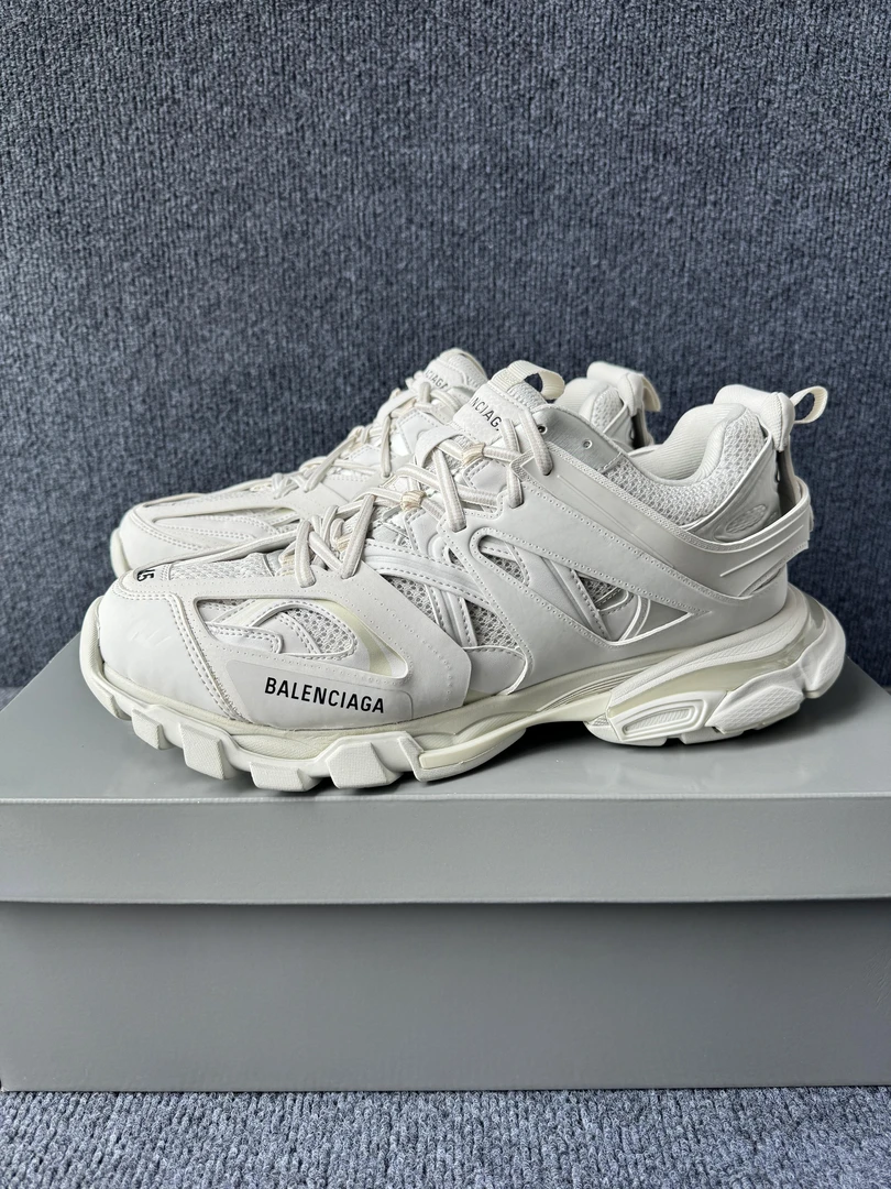 全新未使用 Balenciaga/巴黎世家 45码 track 纯白 老爹鞋 原盒