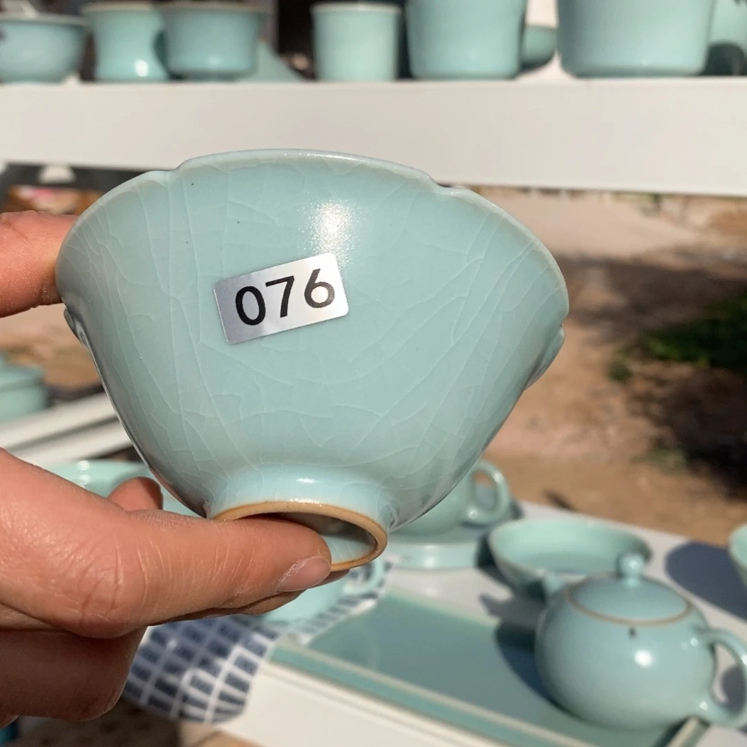 摆件阿****抱朴汝瓷仿古微瑕