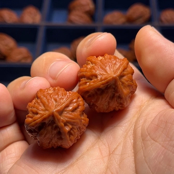 把件文玩核桃三棱6029