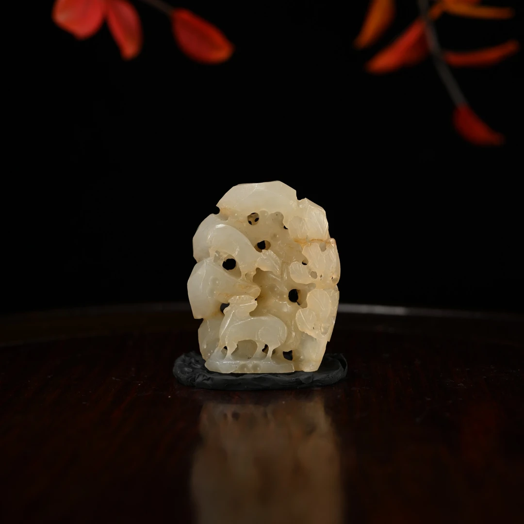 Lot8823 HP6810173和田玉秋山鹿摆件/杭拍