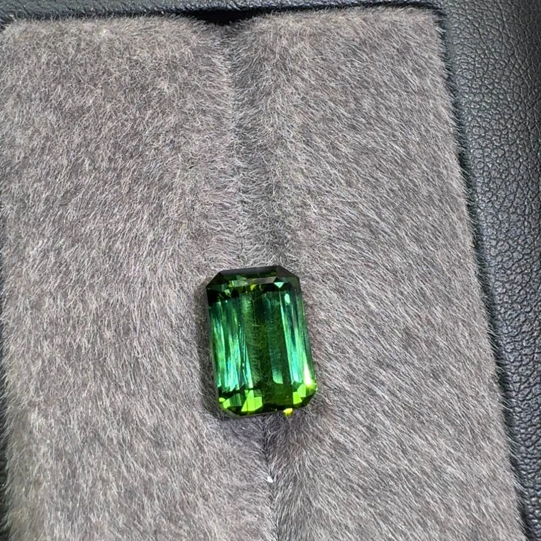 裸石碧玺未镶嵌5.13克拉一粒