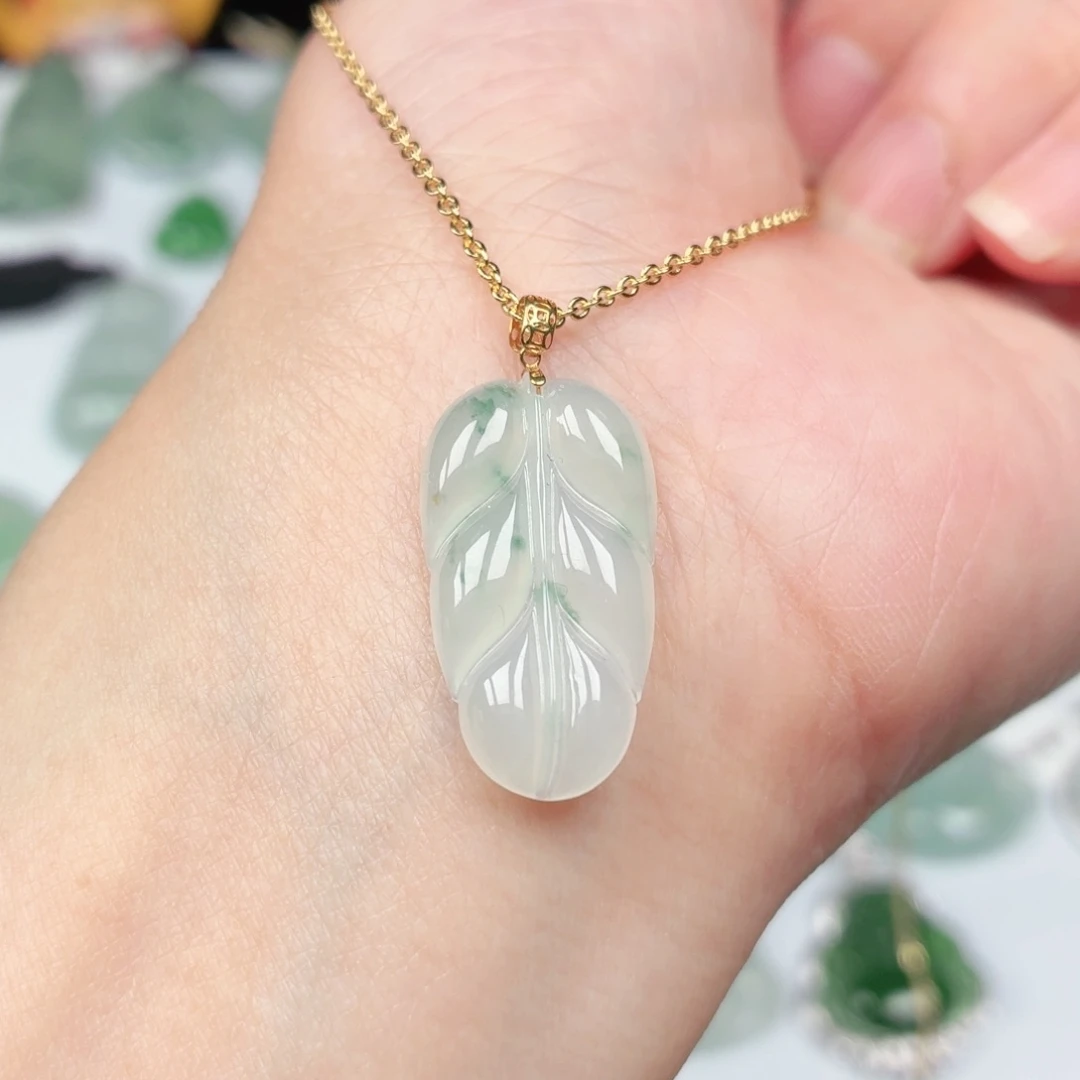 翡翠18K金镶嵌颈饰缅甸天然A货翡翠