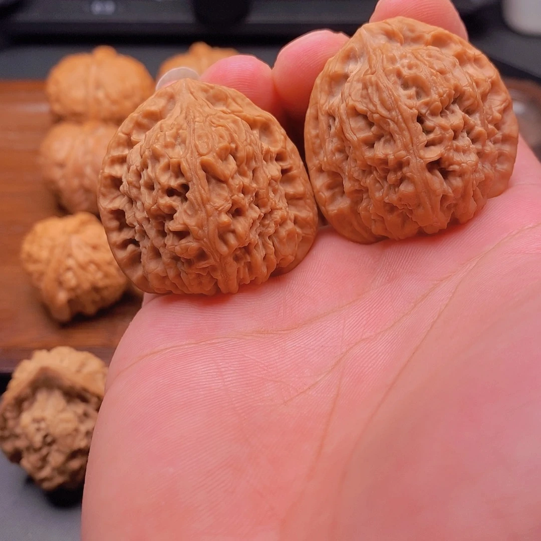 文玩核桃吊坠南疆石全品39克重不差