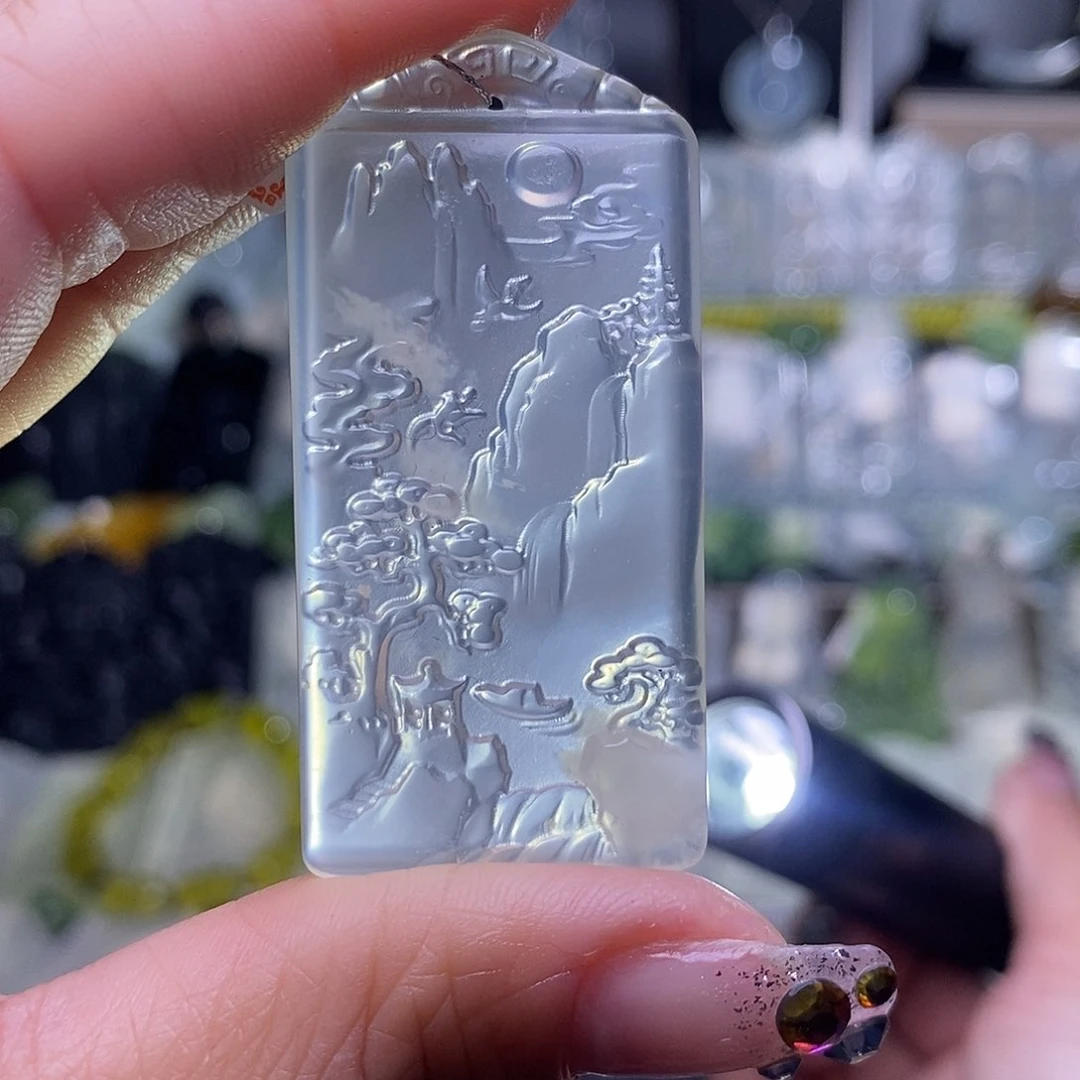 蛇纹石玉颈饰未镶嵌一**草