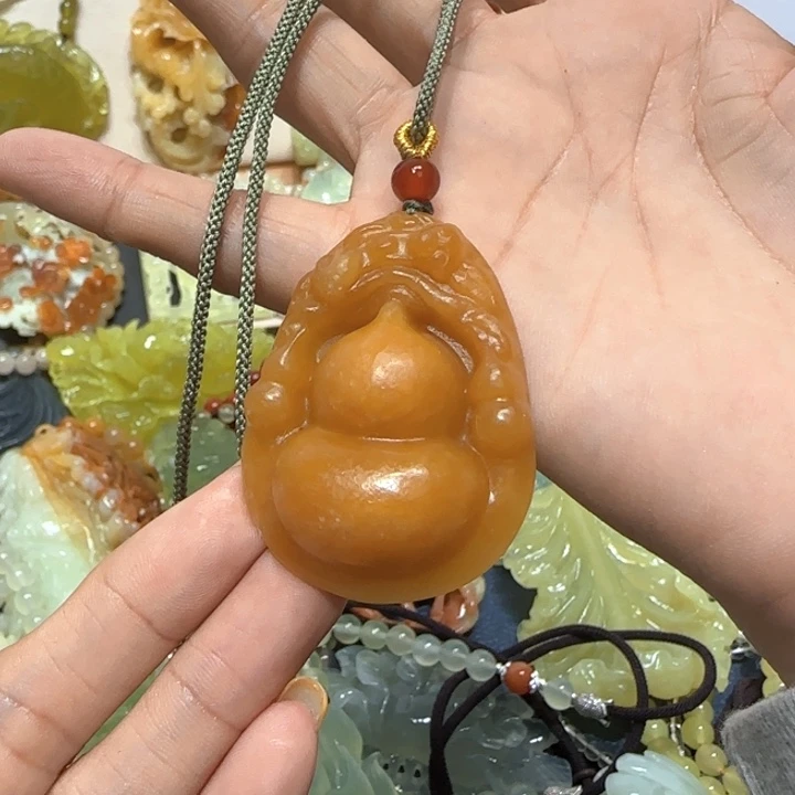 未镶嵌蛇纹石玉吊坠